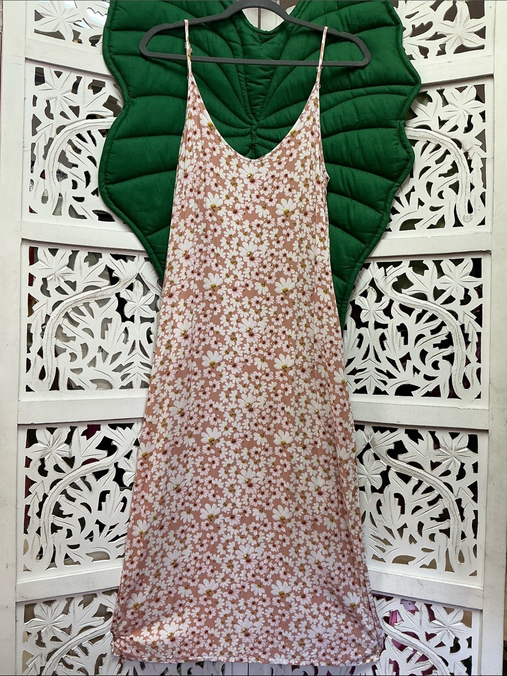 Paradise Now hawaii naupaka floral maxi spaghetti strap dress. Size S